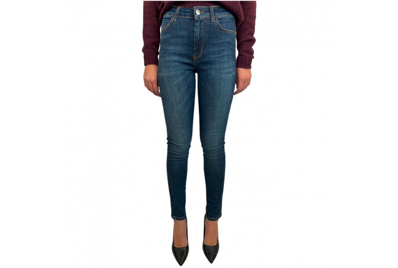 REIGN JEANS JENNIFER KAO