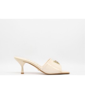 GUESS Sandalo Lusine vernice