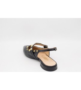 OVYE' Slingback con borchiette