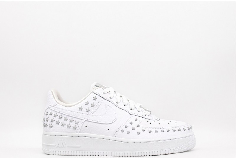 NIKE Nike Air Force 1 '07...