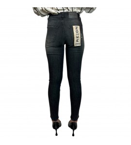 REIGN JEANS JENNIFER TIGA