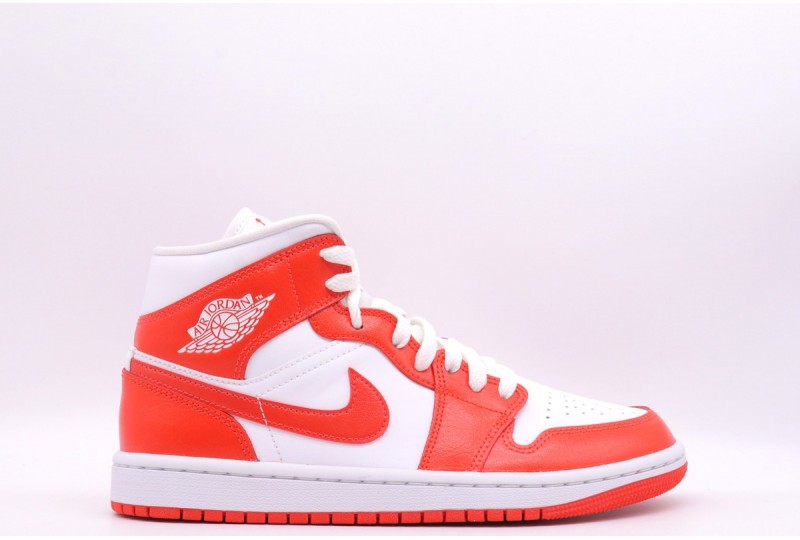 NIKE Jordan 1 Mid
