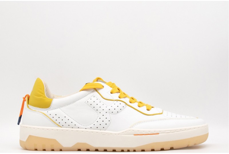 BARRACUDA Sneakers Earving
