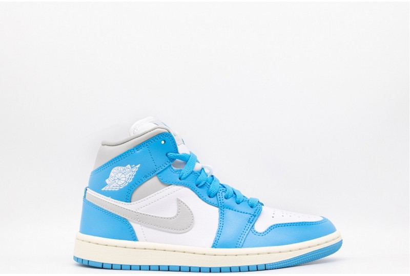 NIKE Air Jordan 1 Mid