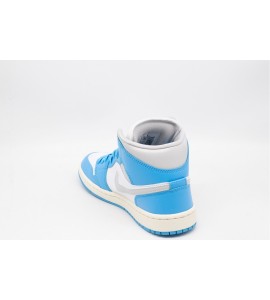 NIKE Air Jordan 1 Mid