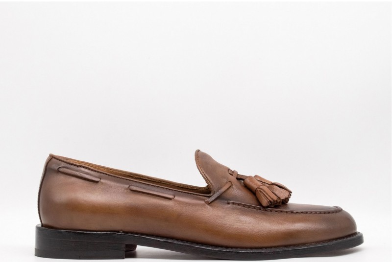 CORVARI MOCASSINO CON NAPPINE