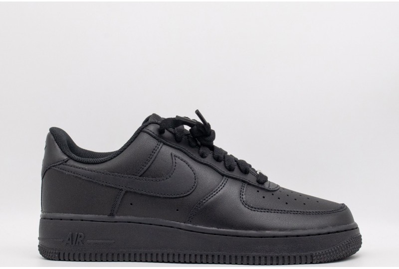 NIKE Air Force 1 '07