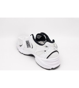 NEW BALANCE 530 Sneakers