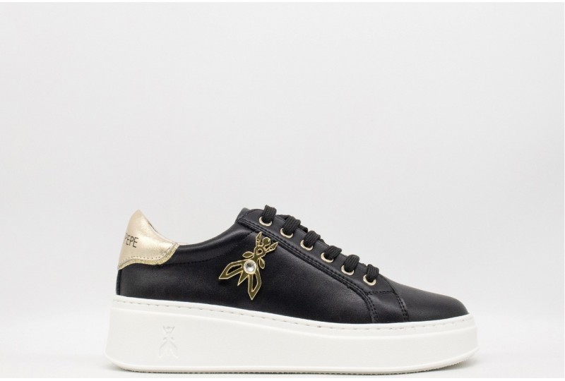 PATRIZIA PEPE Sneakers low cut