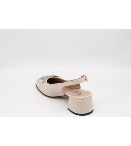 MOT-CLE SLINGBACK IN VERNICE