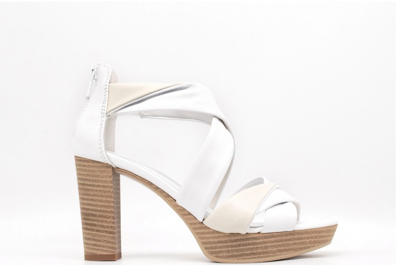 NERO GIARDINI SANDALO IN PELLE