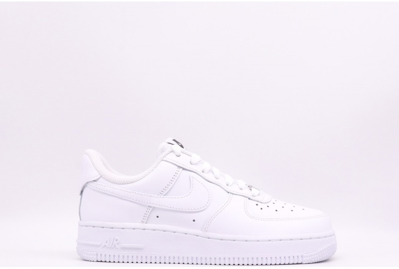 NIKE Air Force 1 '07