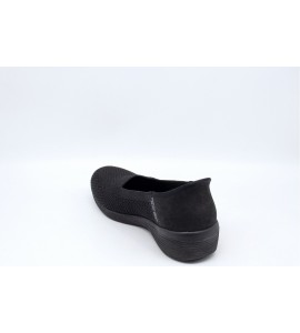 Skechers Slip-ins: Arya - Sweet Voice