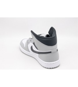 NIKE Air Jordan 1 Mid