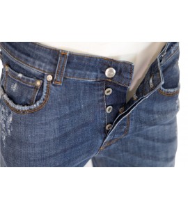 REIGN JEANS DEAN SACRAMENTO