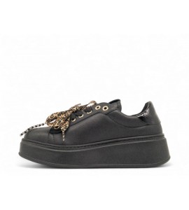 GIO + SNEAKERS CON FIOCCO ANIMALIER E CHARMS