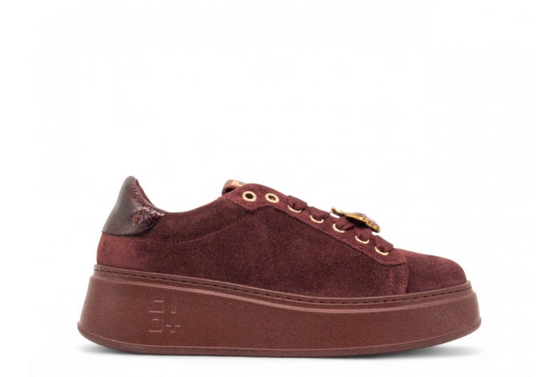 GIO + SNEAKERS ACCESSORIO...