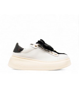 GIO + SNEAKERS CON FIORE