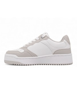 GUESS Sneaker Miriam8 triangolo logo