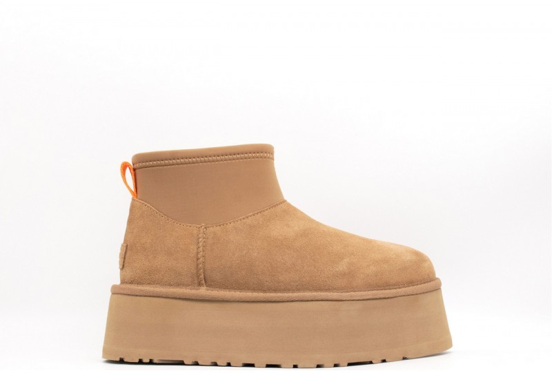 UGG Donna Stivali Classic...