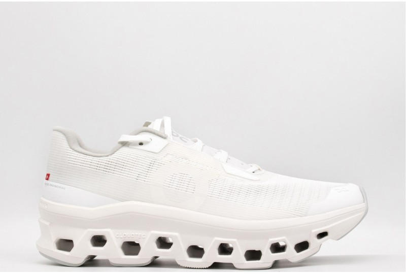 ON SNEAKER CLOUDMONSTER...