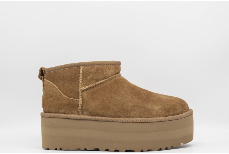 UGG Stivali Con Plateau...