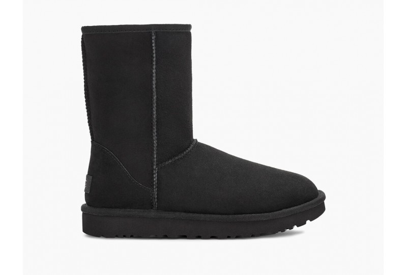 UGG Classic Short II Stivali