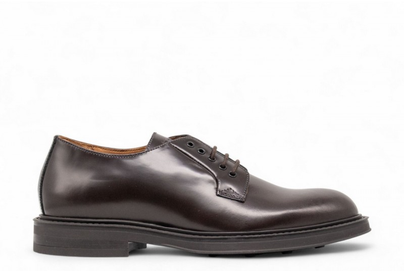 FRAU DERBY IN PELLE LUCIDA