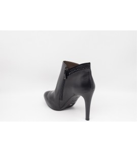 Nero Giardini Tronchetti Camoscio-Borchiette