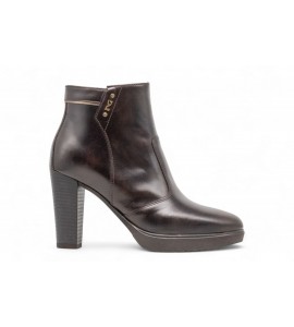 NERO GIARDINI tronchetto con tacco