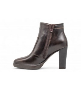 NERO GIARDINI tronchetto con tacco