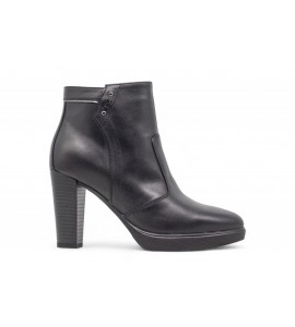 NERO GIARDINI tronchetto con tacco