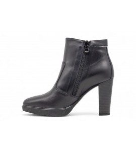 NERO GIARDINI tronchetto con tacco