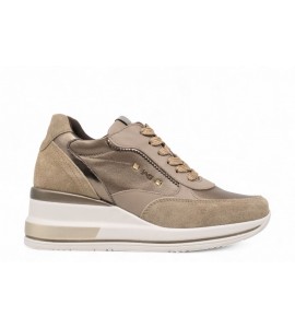 NERO GIARDINI SNEAKER IN CAMOSCIO