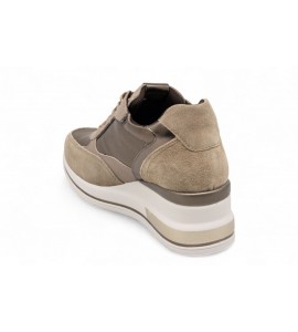 NERO GIARDINI SNEAKER IN CAMOSCIO