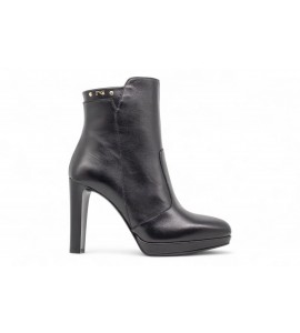 NERO GIARDINI tronchetto in pelle