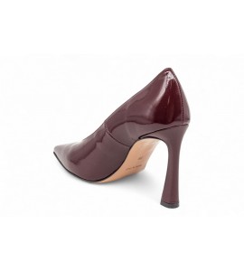 OVYE DECOLLETE A MANDORLA IN NAPLAK