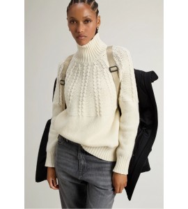 WOOLRICH Piumino Cloud in nylon elasticizzato con finitura opaca