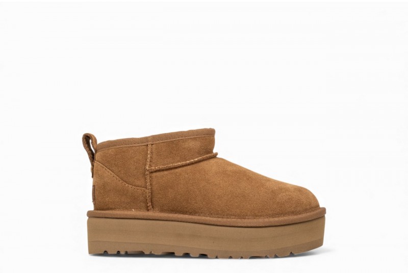 UGG Stivali Classic Ultra...