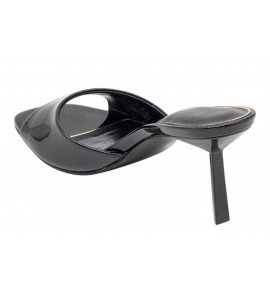 GUESS Sandali in vernice Carisse FLPCAIPAF03