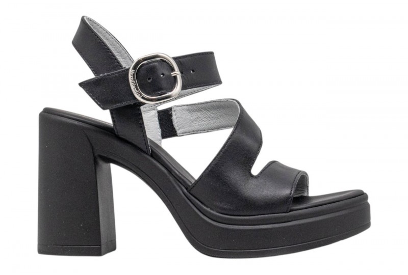 NERO GIARDINI sandalo donna...