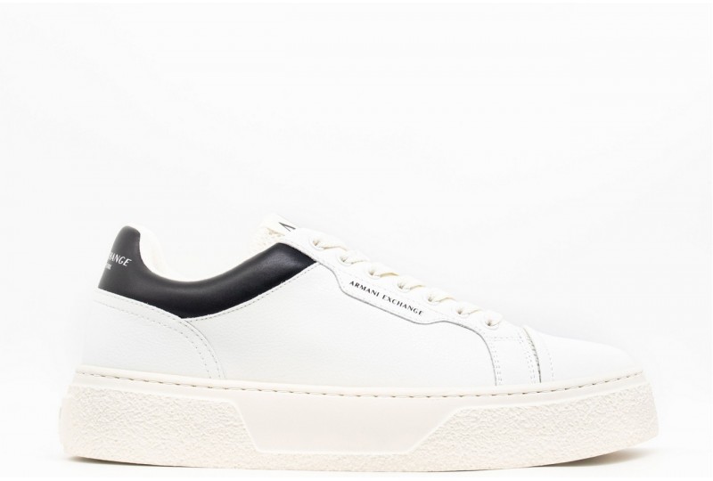 ARMANI EXCHANGE Sneakers...