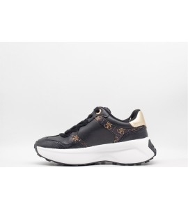 GUESS Runner Luckei 4G Logo