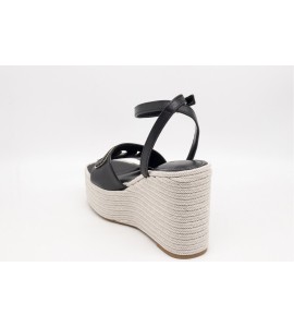 GUESS Sandalo Grato vera pelle