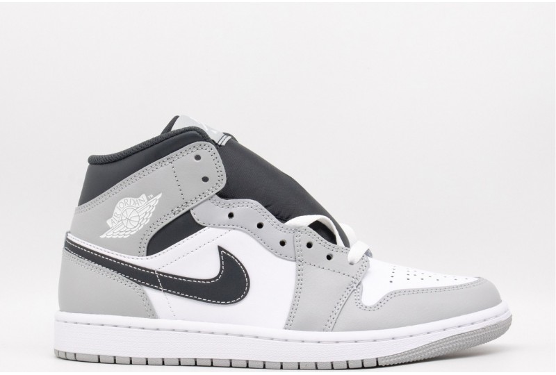 NIKE Air Jordan 1 Mid