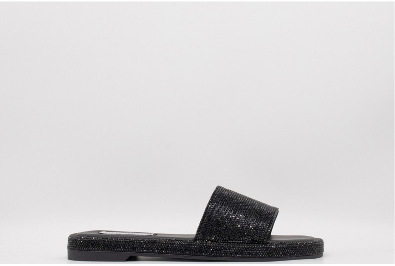 STEVE MADDEN Achieve