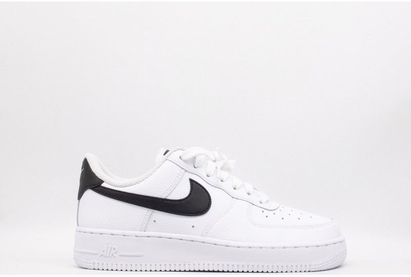 NIKE Air Force 1 '07