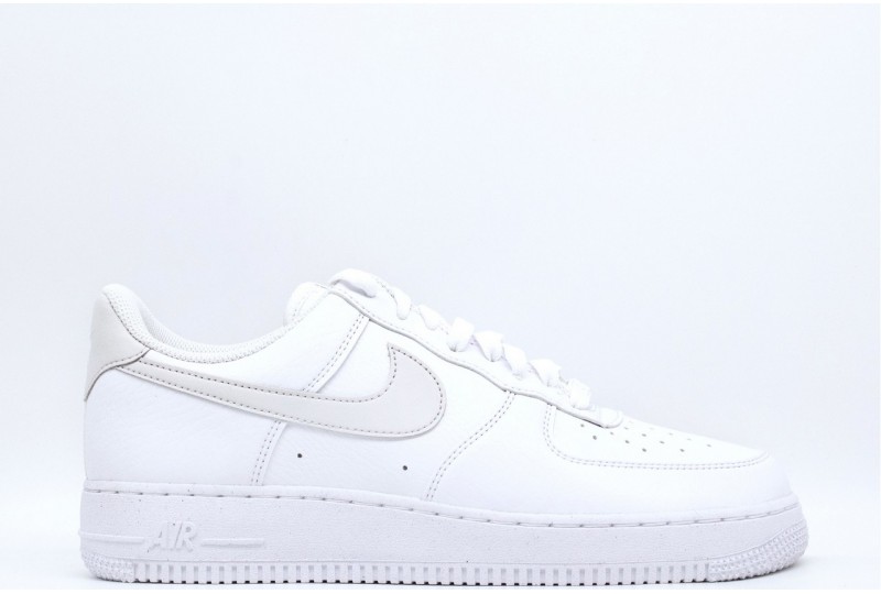 NIKE SNEAKER Air Force 1...