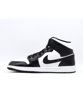 NIKE AIR JORDAN1 Mid