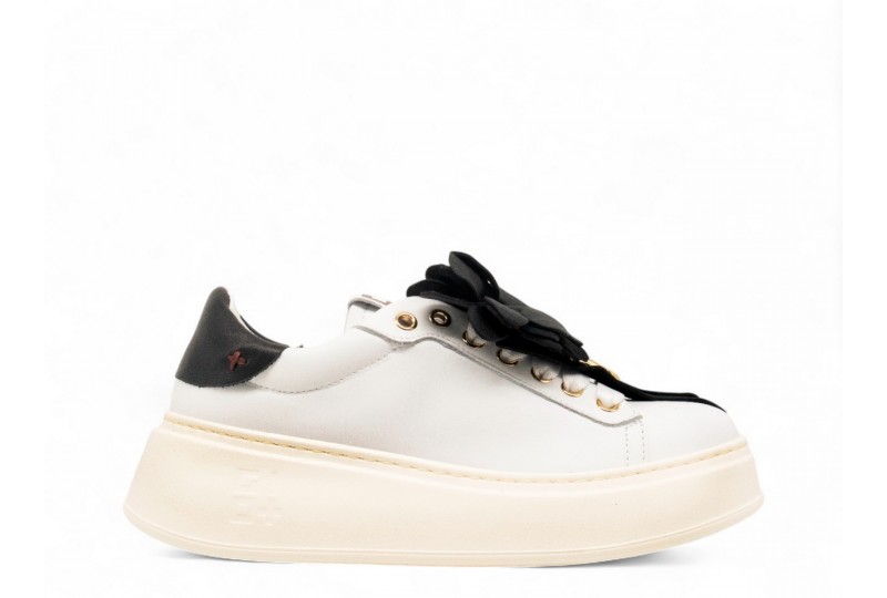 GIO + SNEAKERS CON FIORE